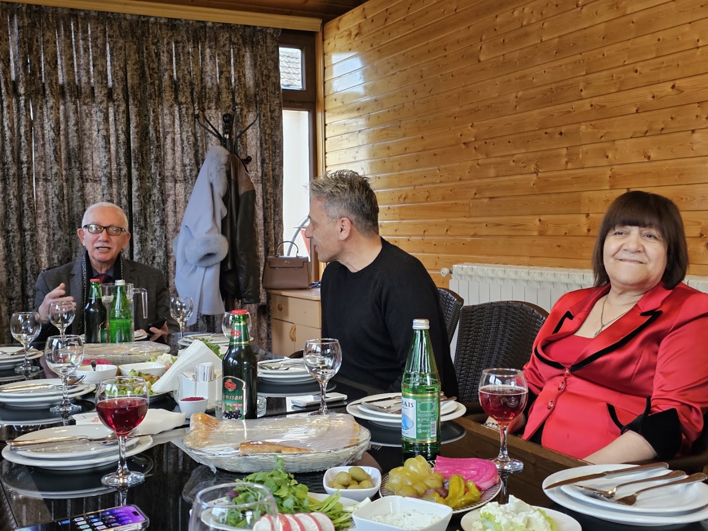 Çinar Restoran: guests enjoying the restaurant
