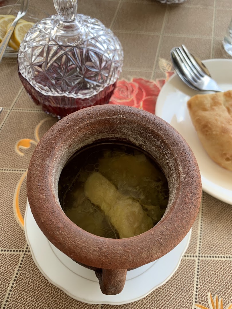 Sirvangol Restoran: appetizing photo of served food