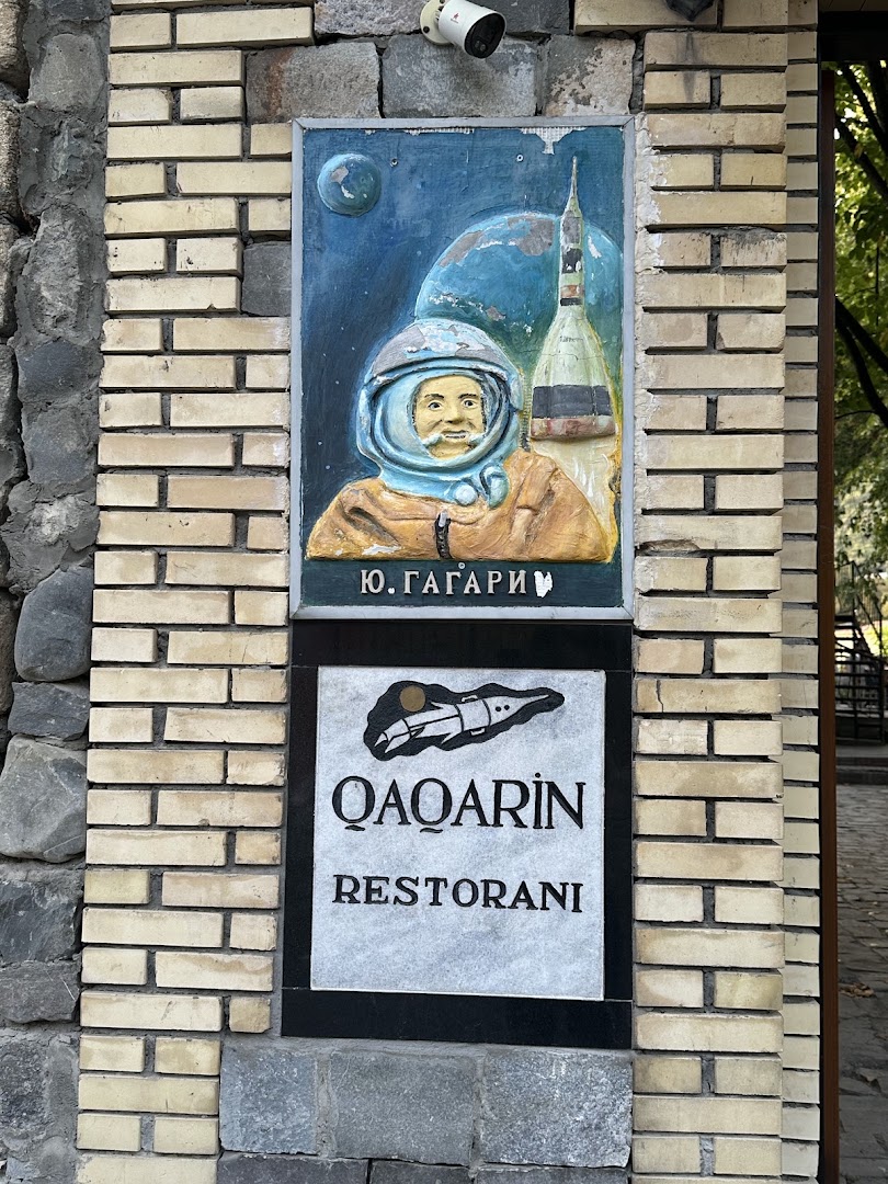 Restoran Qaqarin: clear signage of the restaurant
