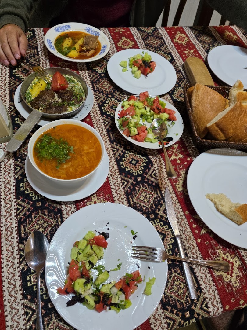 Serin Restoranı: appetizing display of restaurant food
