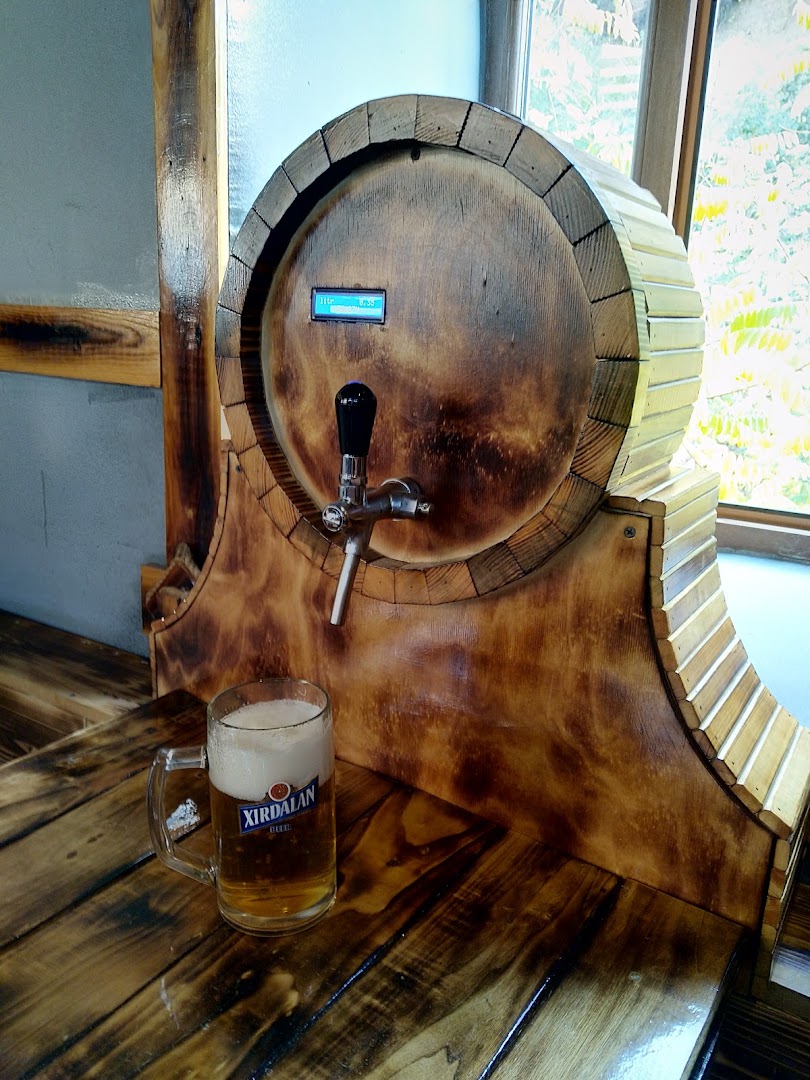SM Beer Pub: high quality photo of beer