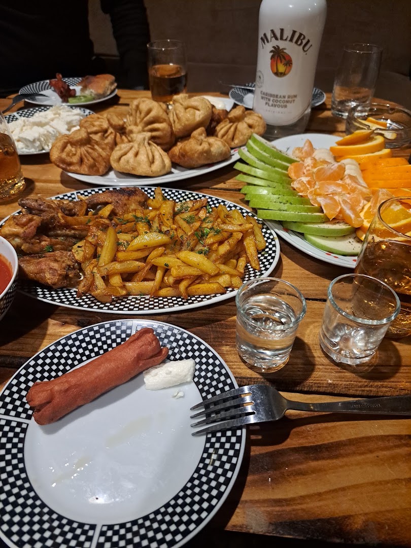 SM Beer Pub: appetizing food and drink spread