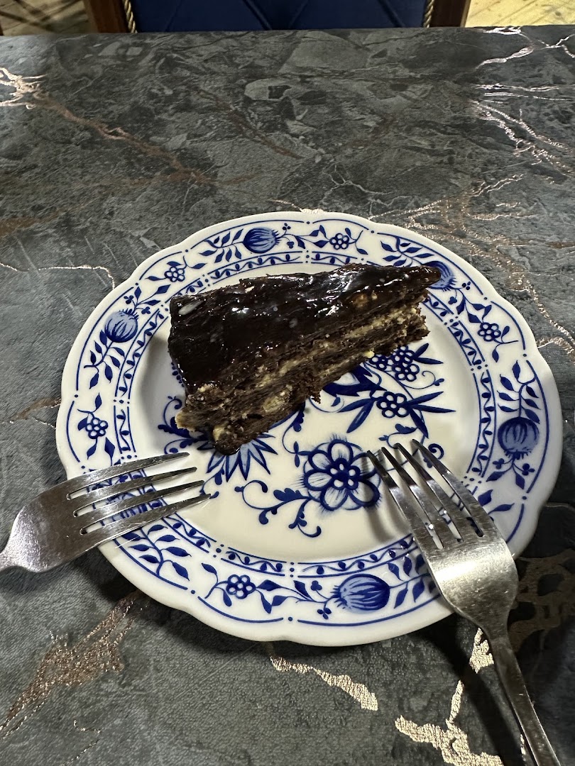 Sultan House Restaurant: appetizing photo of served dessert