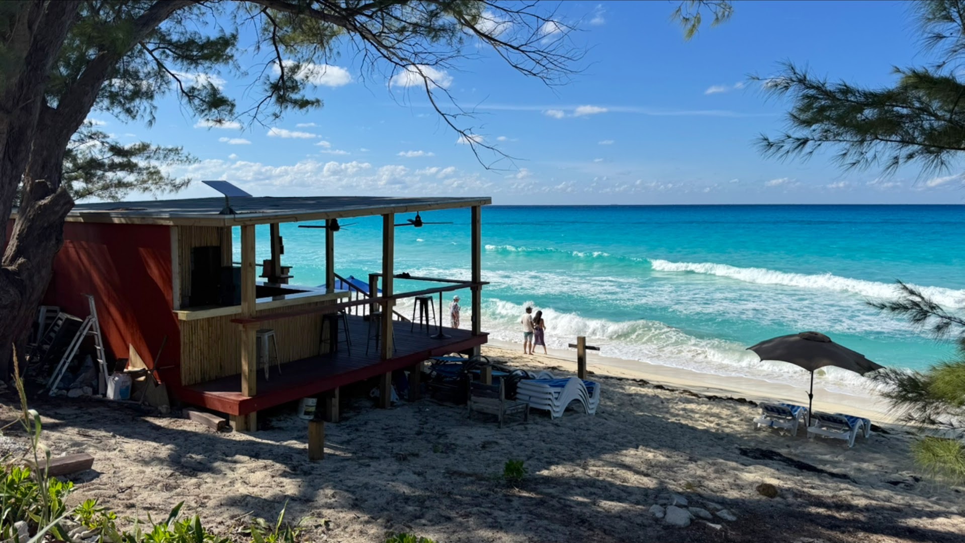 Beetle Beach Bar: venue atmosphere and location