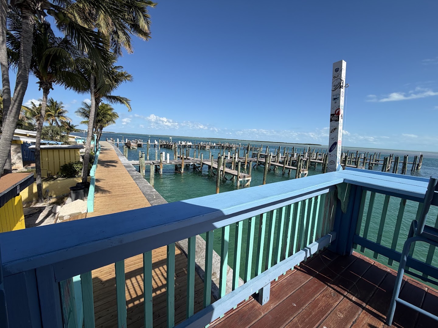 Bimini Seafood Company & Conch Bar: beautiful view of restaurant terrace