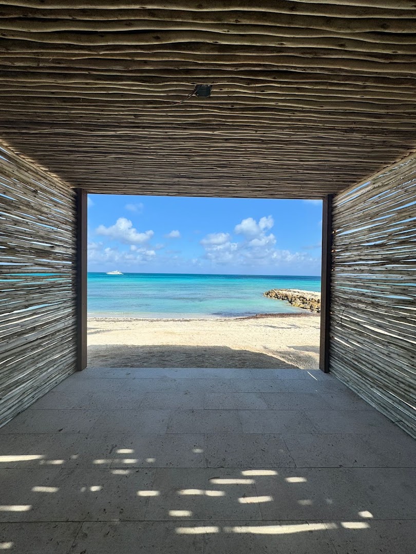 Bonito Beach Club: beautiful, high-quality venue atmosphere shot