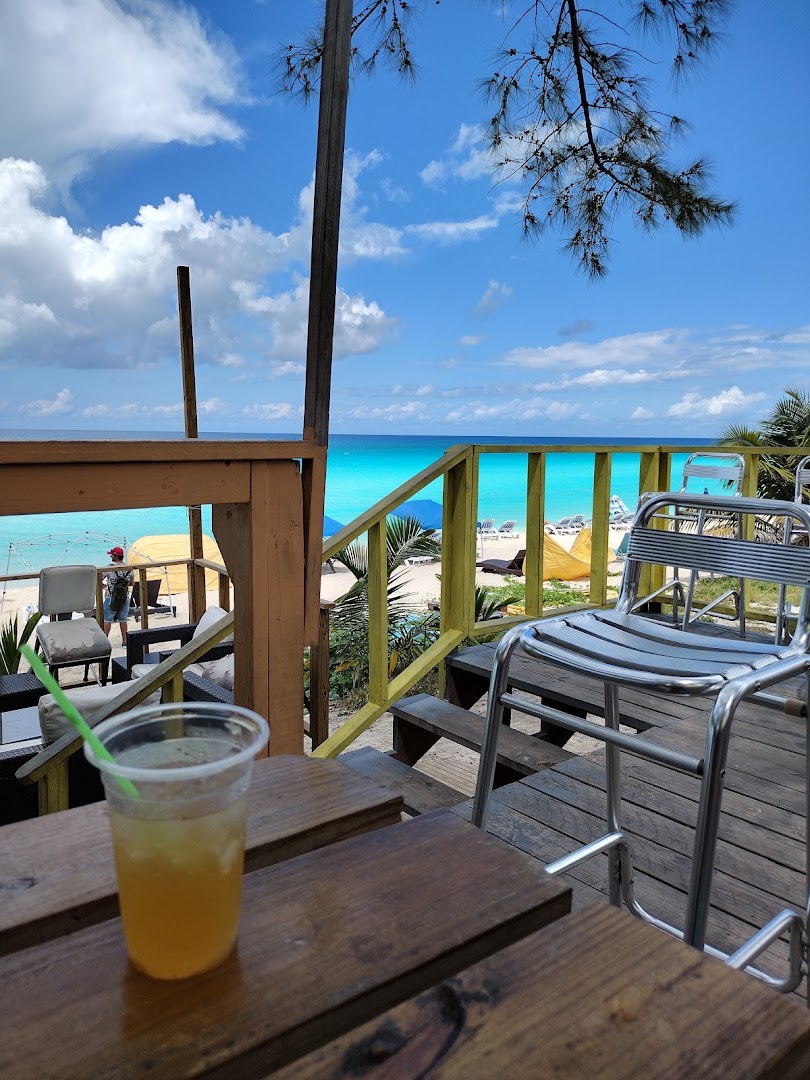 CJ's Deli: inviting atmosphere and scenic view