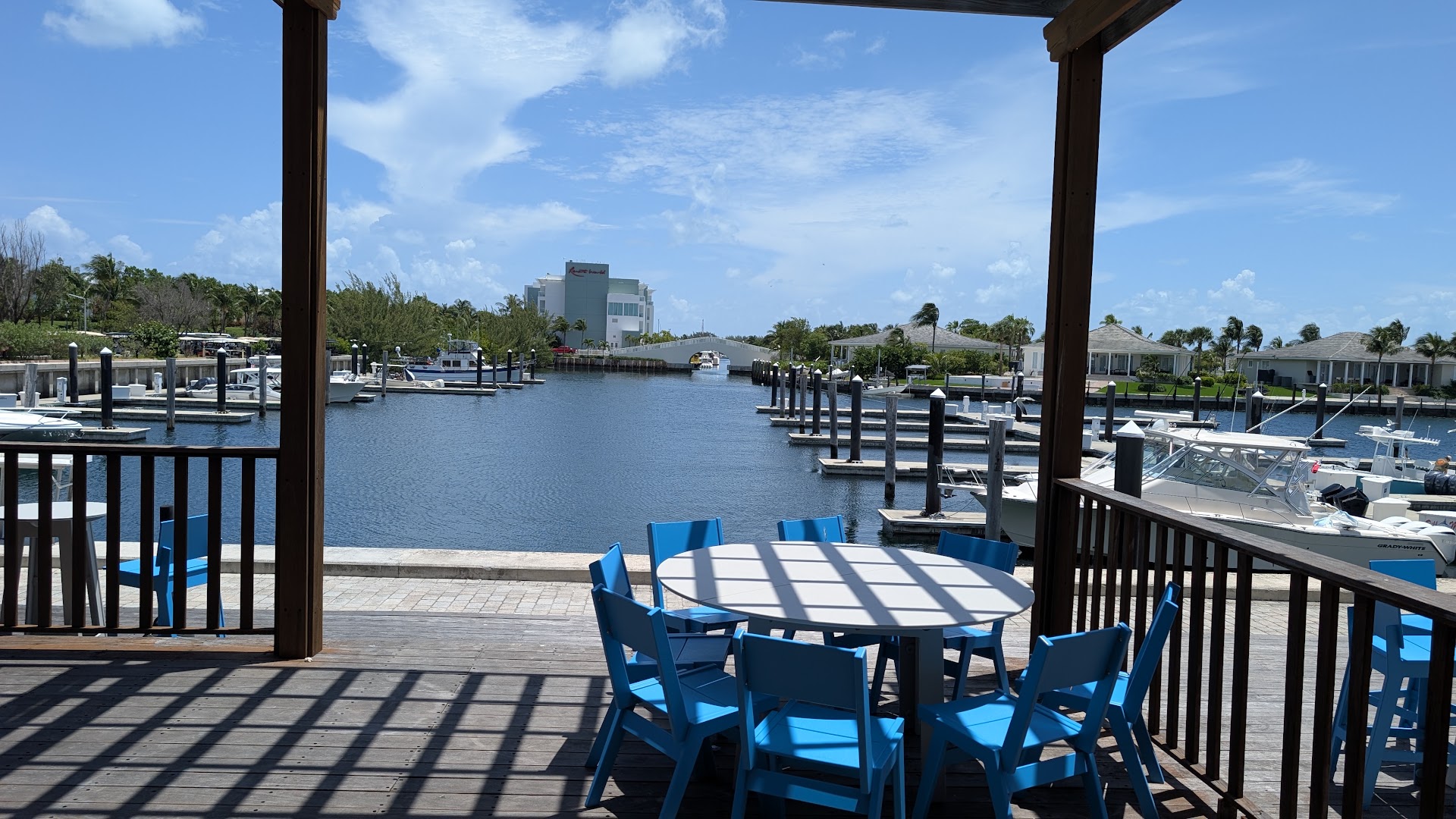 Healing Hole Rum Bar: attractive terrace with marina view