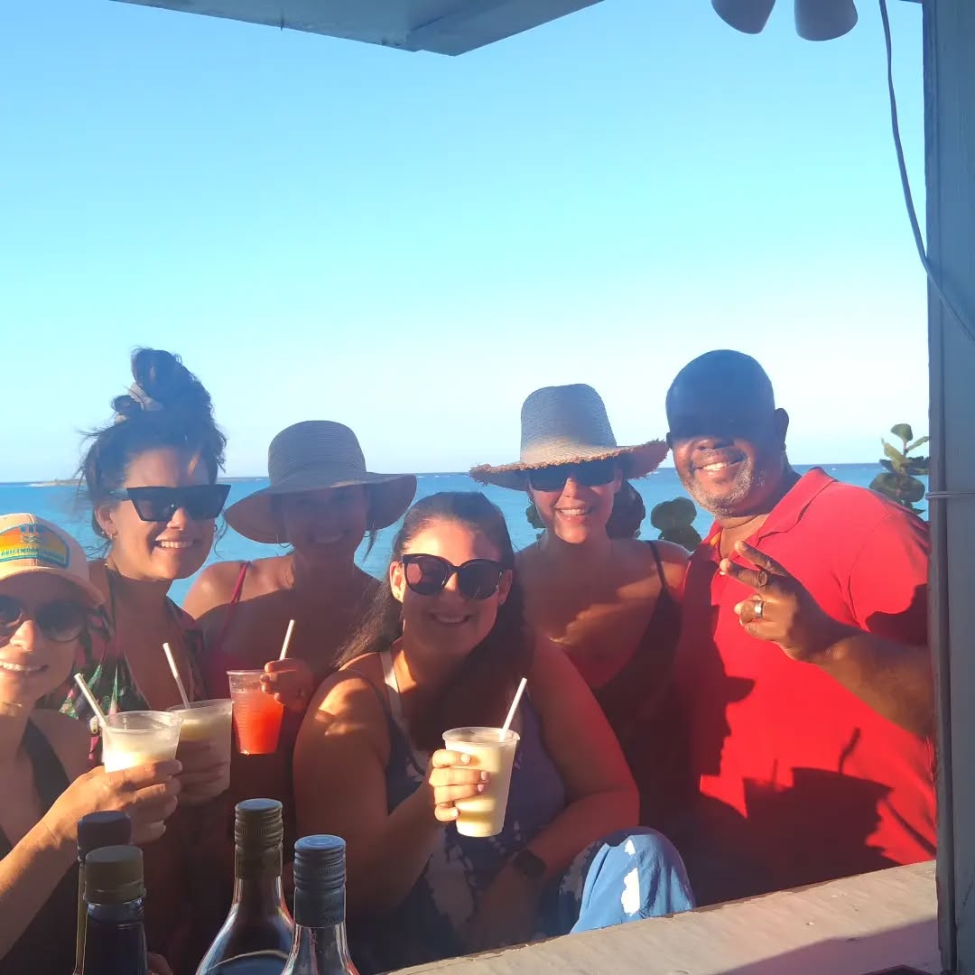Peninsula Bar & Seafood Grill: happy customers enjoying the venue
