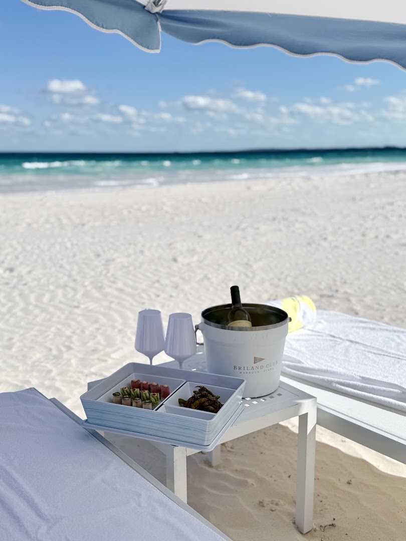 r.bar: appealing beach bar atmosphere