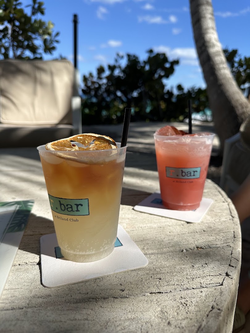 r.bar: appealing photo of bar drinks