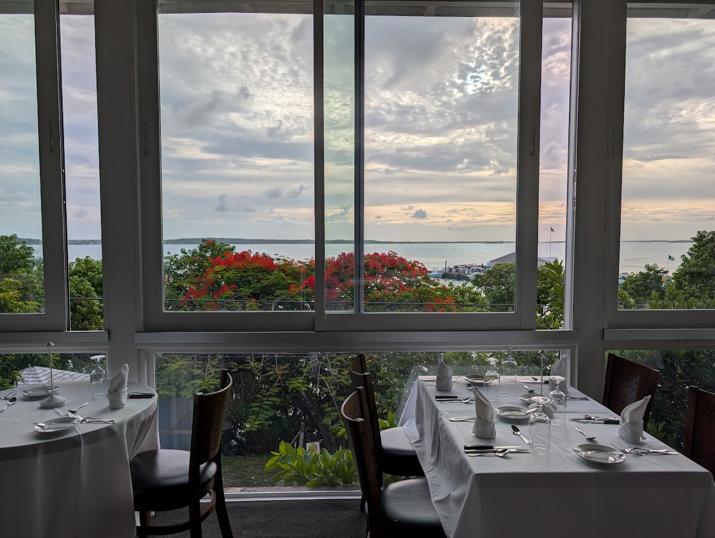 Rock House Restaurant: beautiful restaurant view and atmosphere