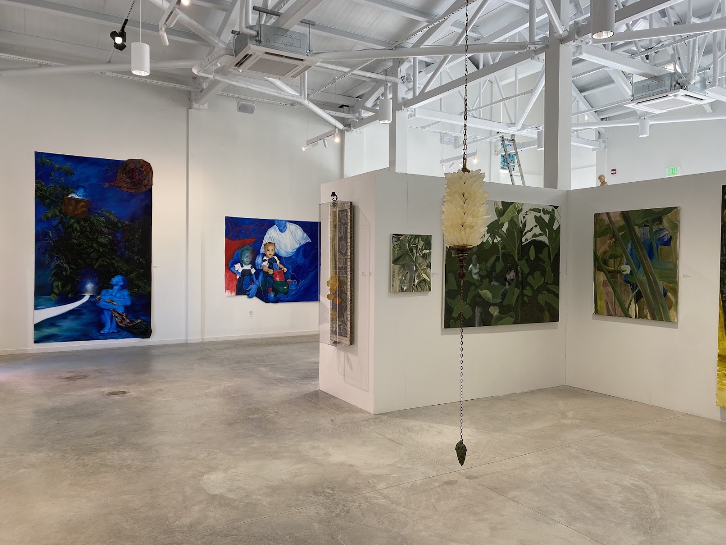 The Gallery & Wine Bar: clear view of gallery exhibition
