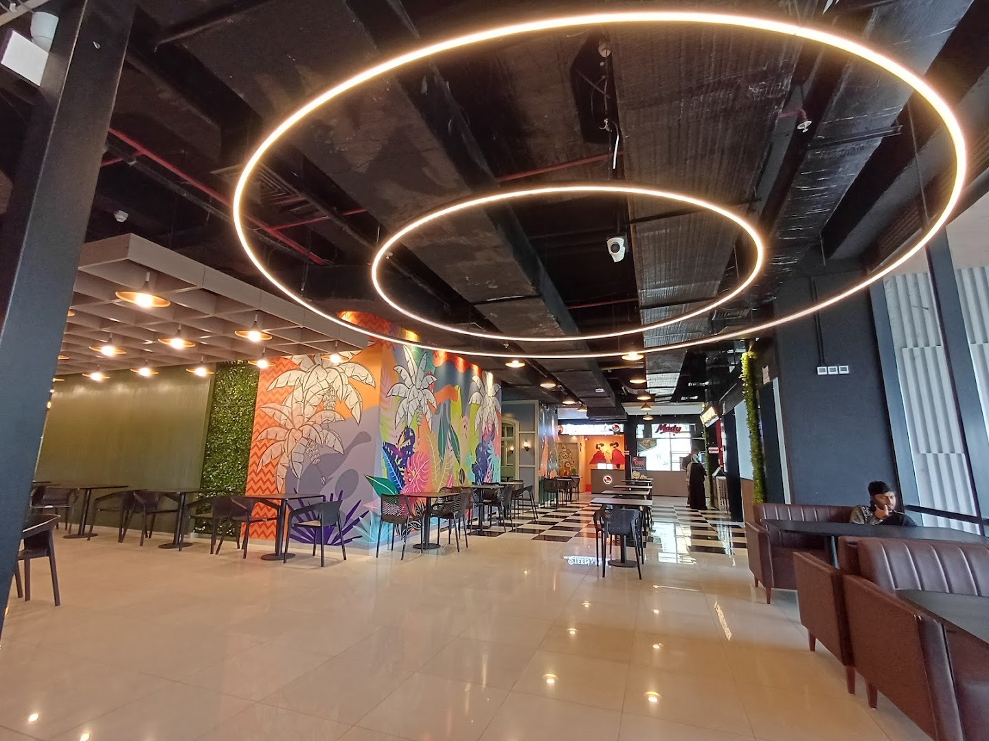 Concord Mueen Square Shopping Mall: clear interior shot of venue