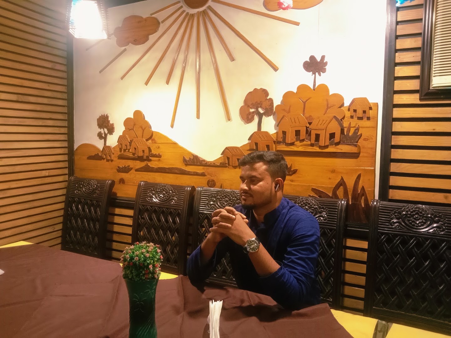 Sunset Hill Restaurant & Rooftop Café: restaurant interior and atmosphere