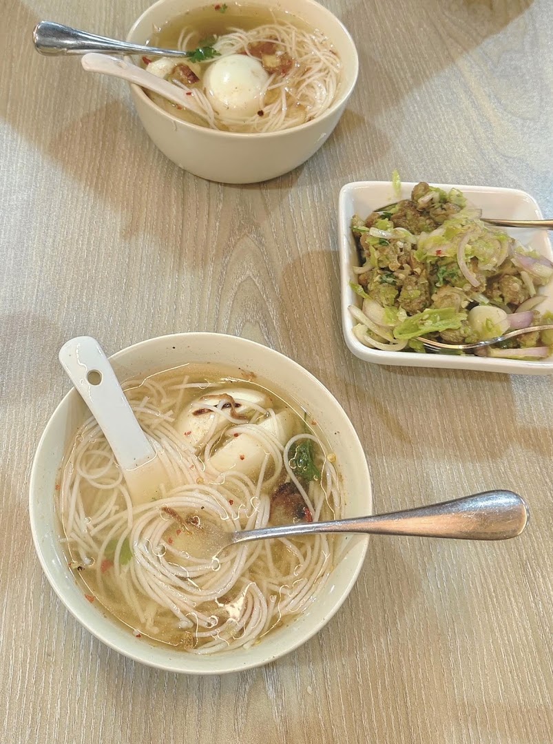 Tongsa Café: appetizing photo of served food