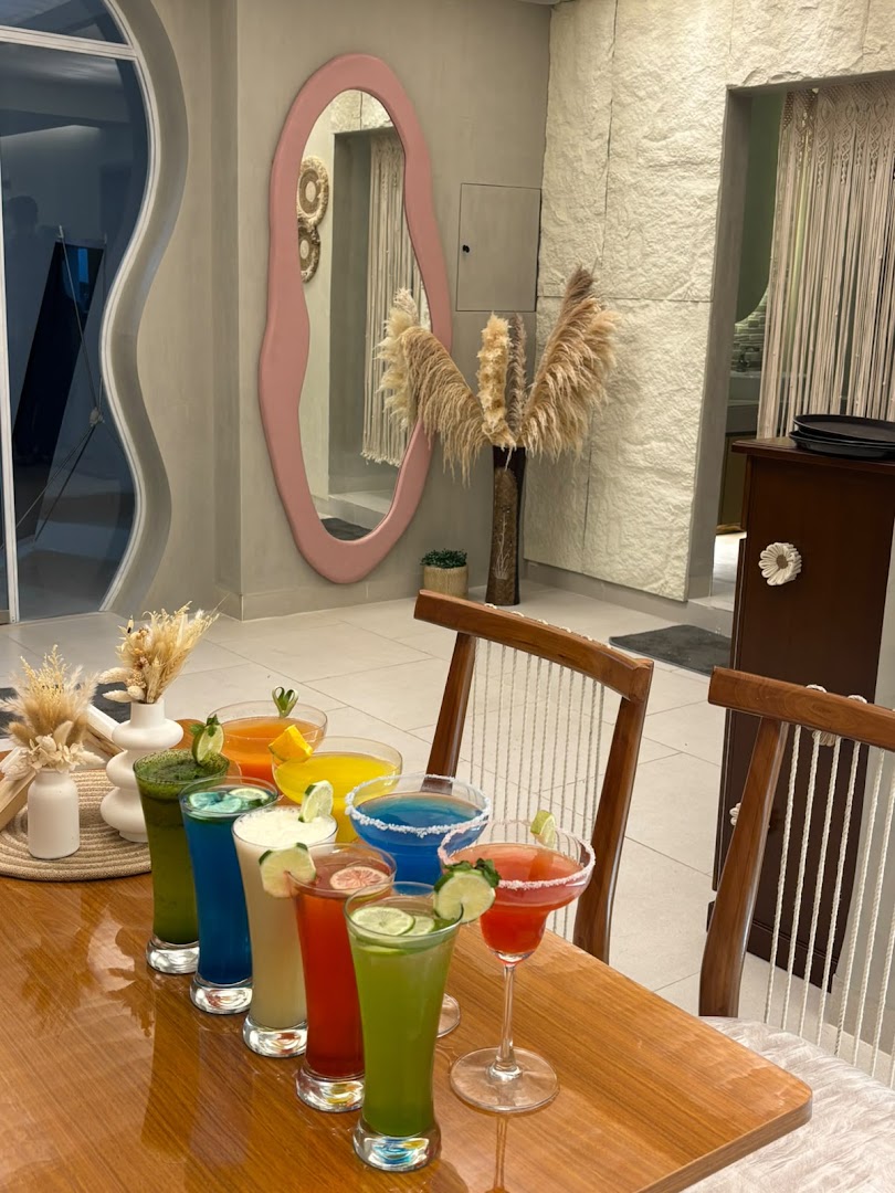 ZAVOR: appealing photo of restaurant drinks