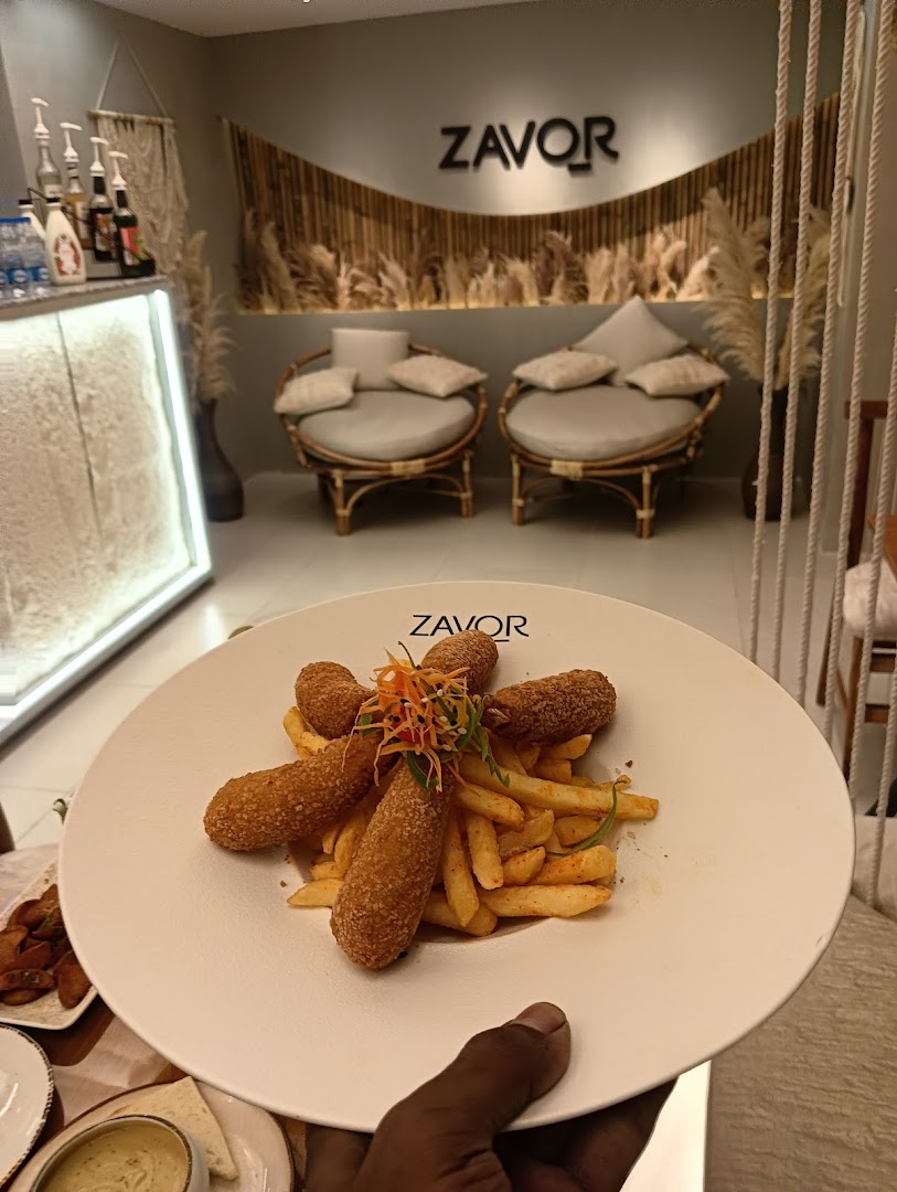 ZAVOR: appetizing food with venue branding