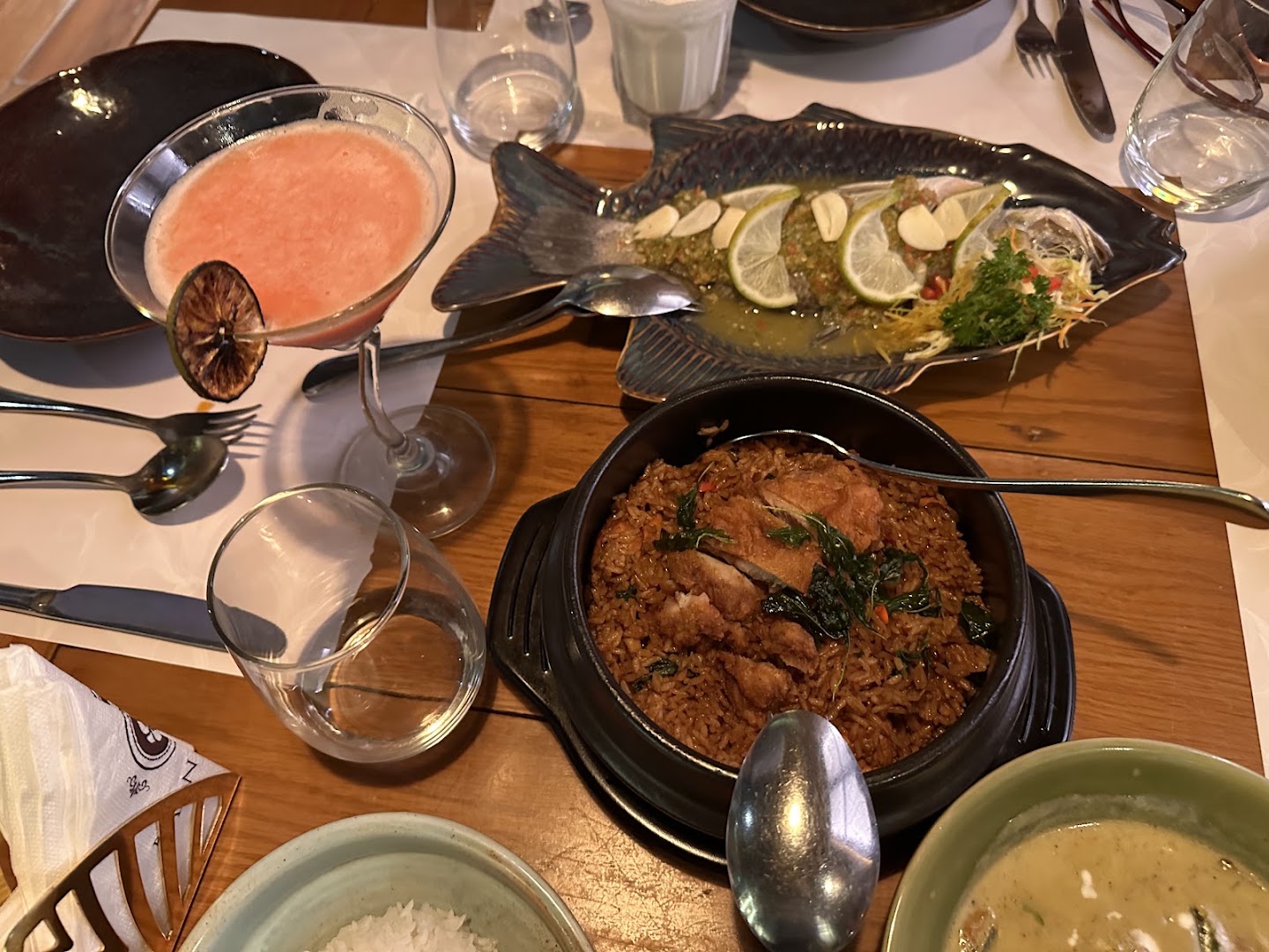Baan Busaba: appetizing food and drink presentation