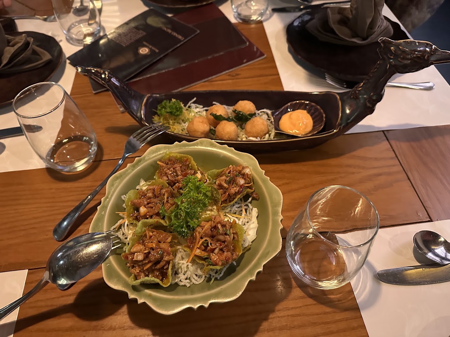 Baan Busaba: appetizing food presentation and setting