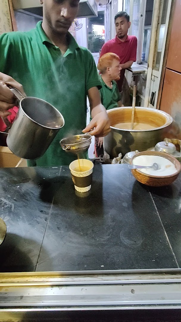 Cha Chai: staff preparing fresh tea