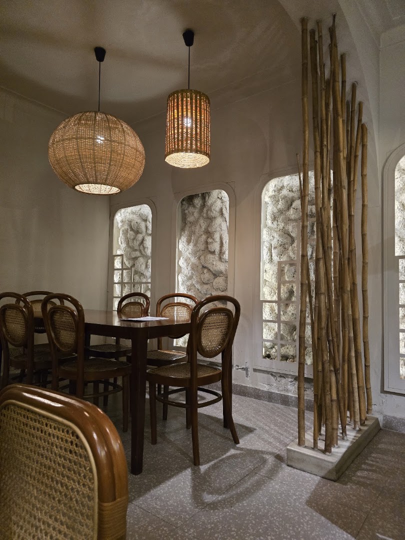 Ciao: attractive and professional interior shot