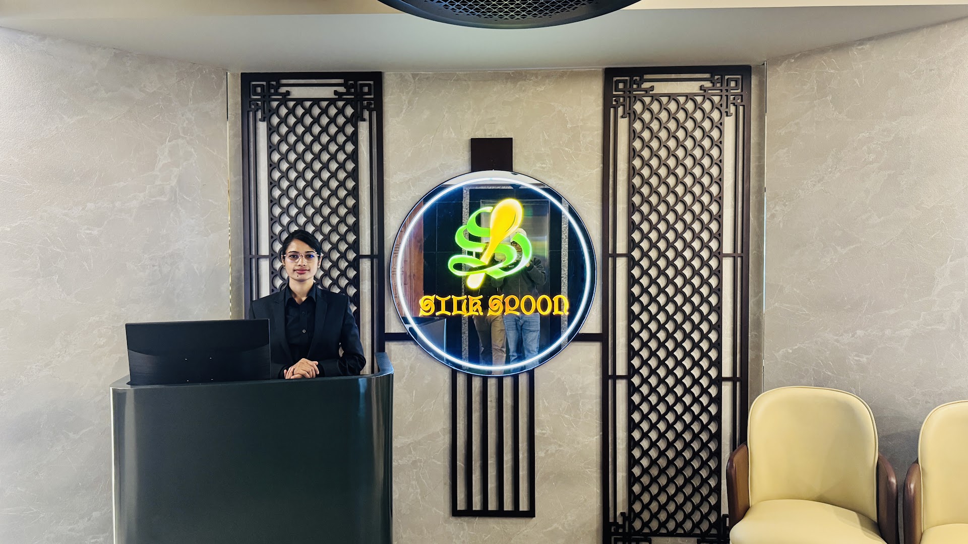 SilkSpoon: professional staff and venue photo