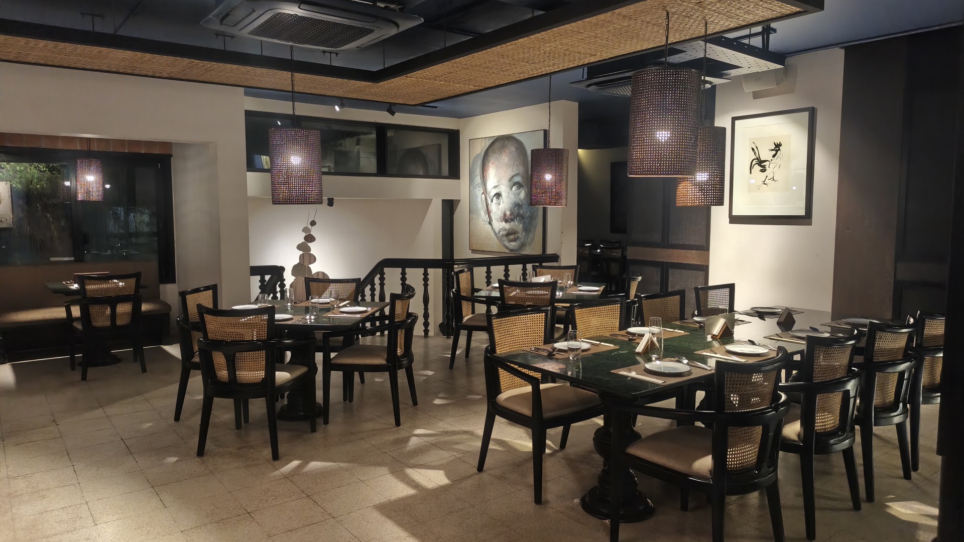 Tu Do: clear, inviting restaurant interior shot