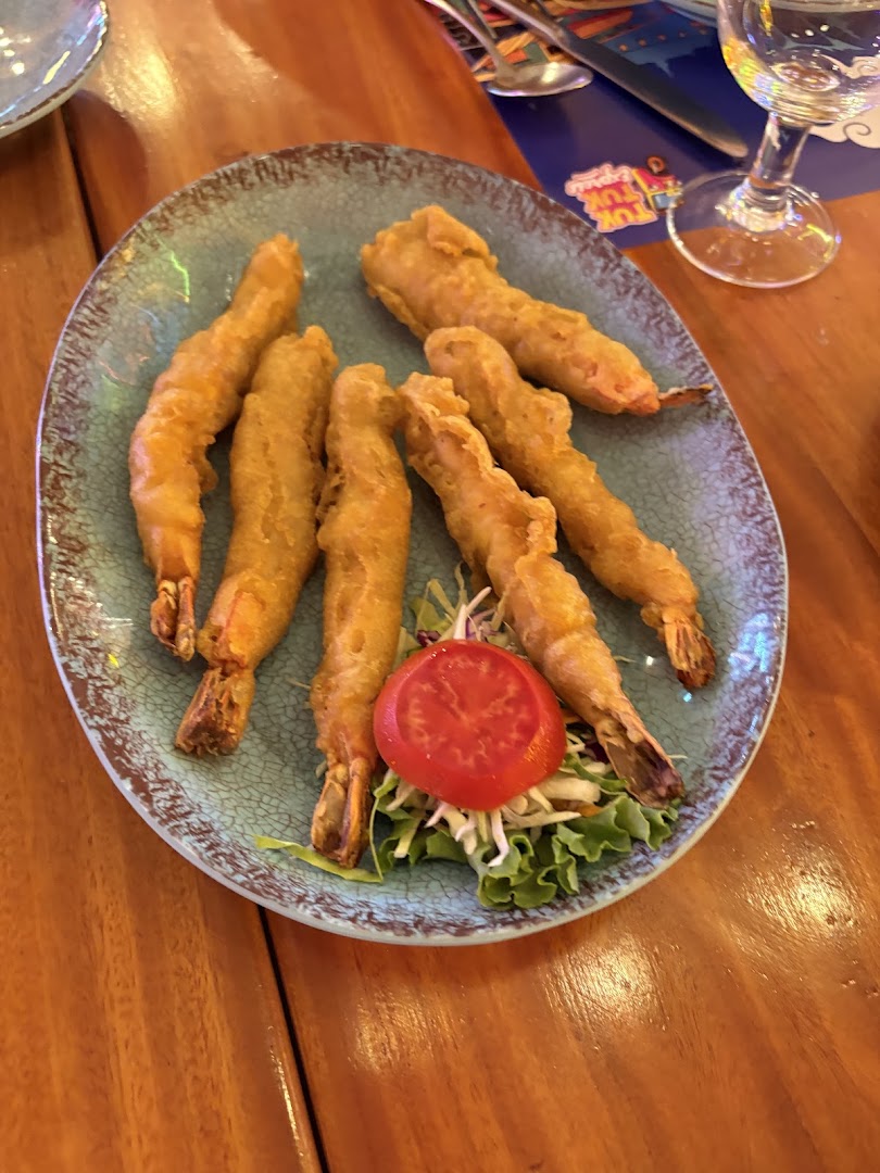 TukTuk Express: appetizing photo of restaurant food