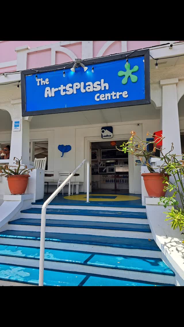 Artsplash Café: clear exterior shot of venue