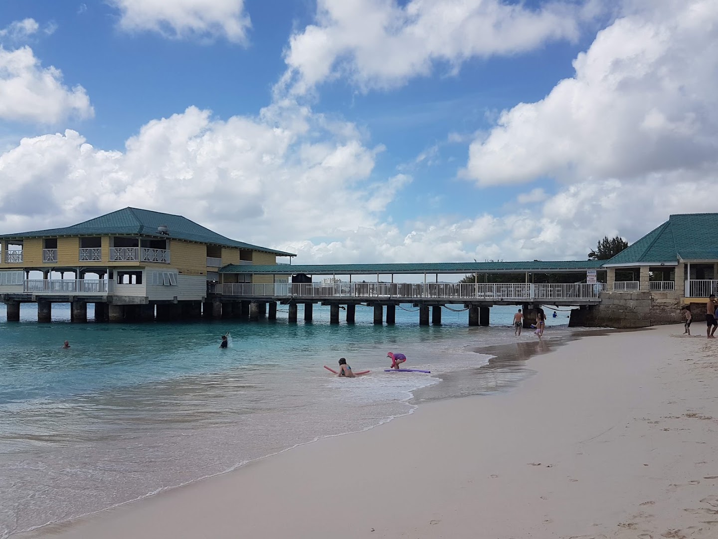 Dipper's Beach Bar: venue's beautiful exterior