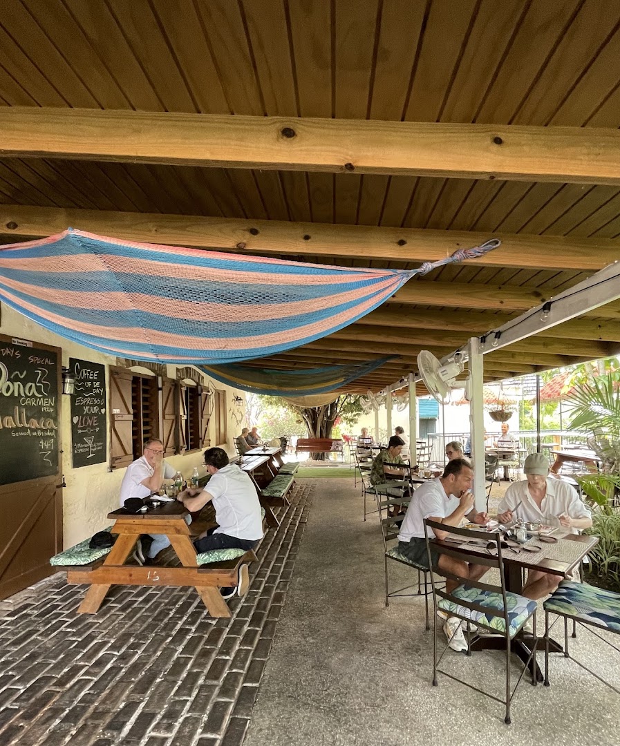 George Washington Coffee House: inviting atmosphere and clear view
