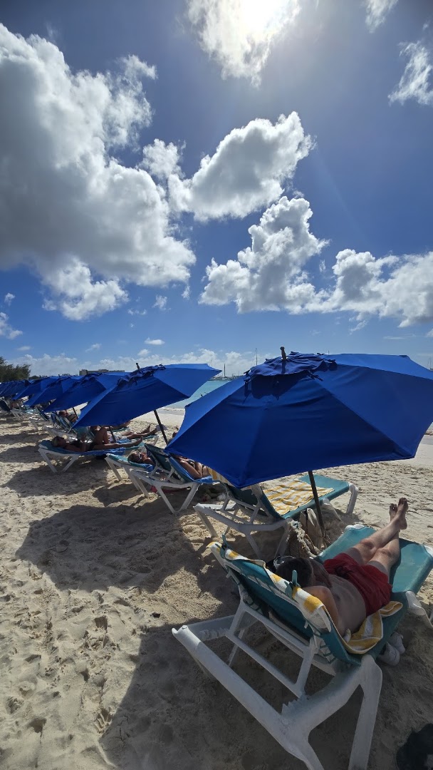 Harbour Lights Barbados: beach atmosphere and amenities