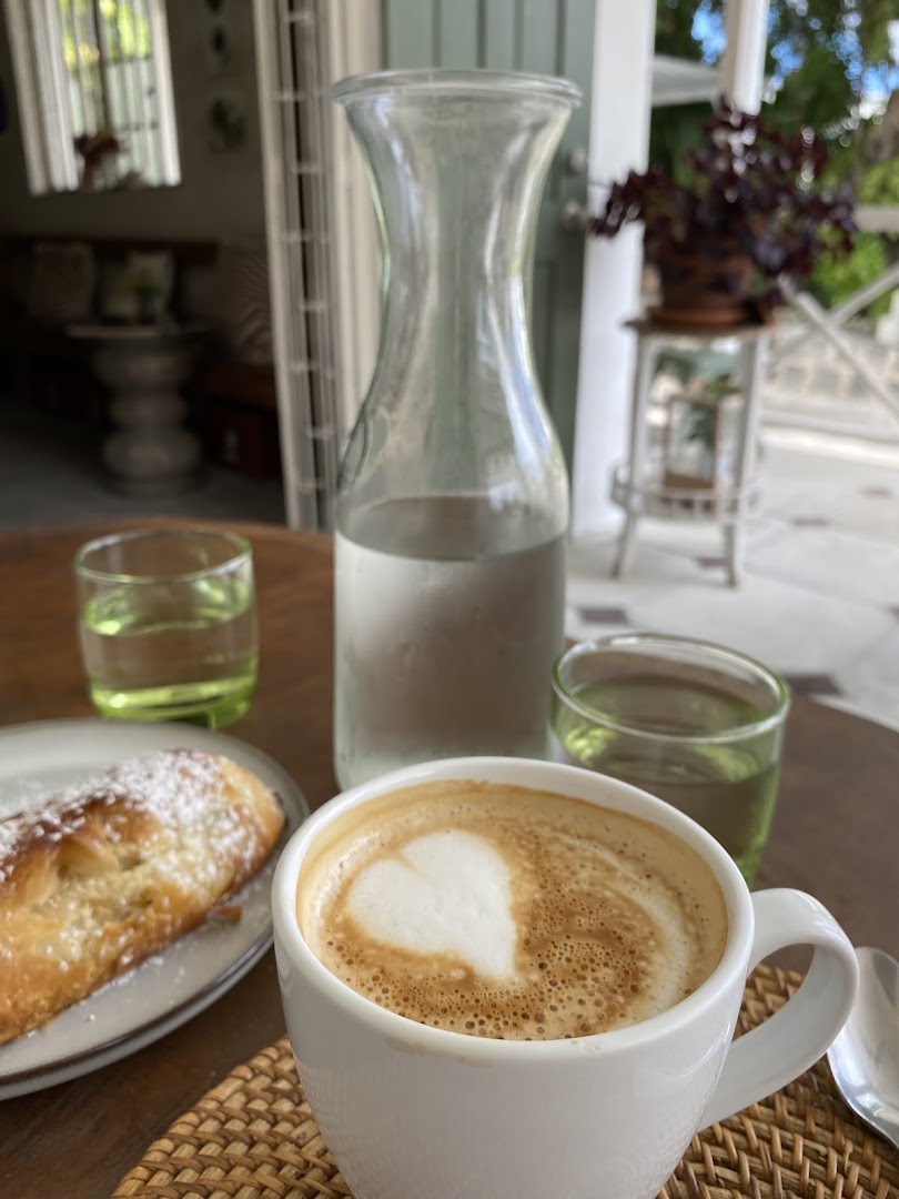 Sage Bistro: appealing breakfast setting and food