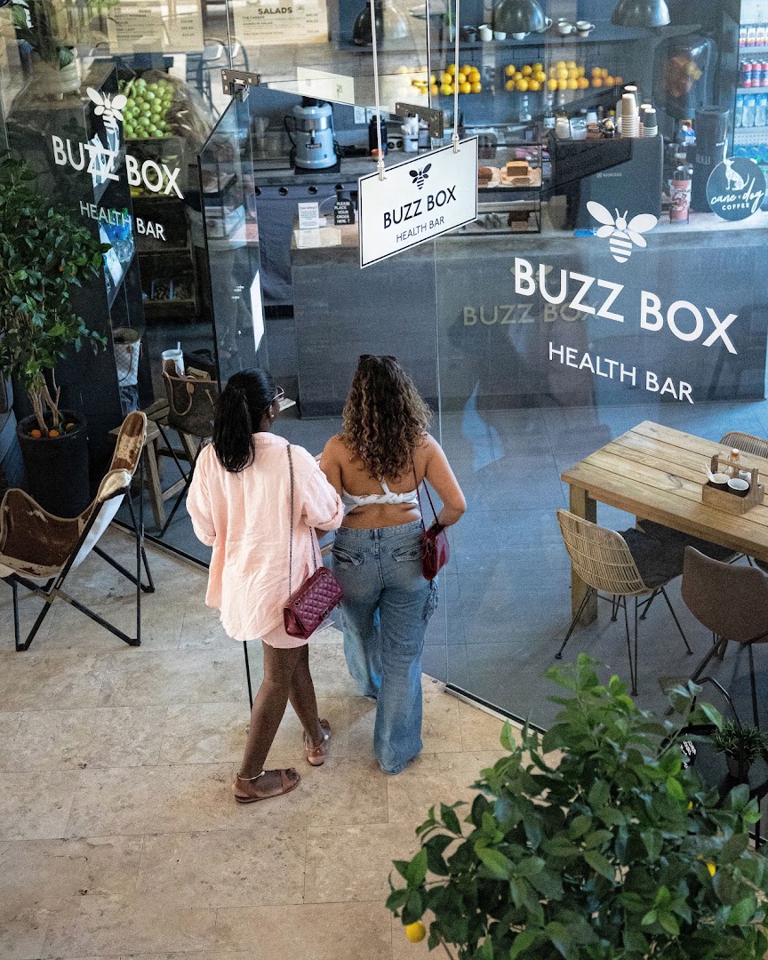 Buzz Box Health Bar: inviting atmosphere and clear branding