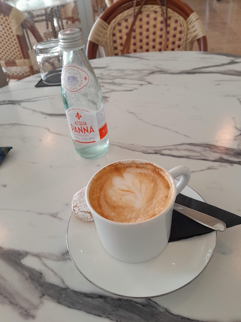 Café de Paris Barbados: appetizing coffee and drink presentation