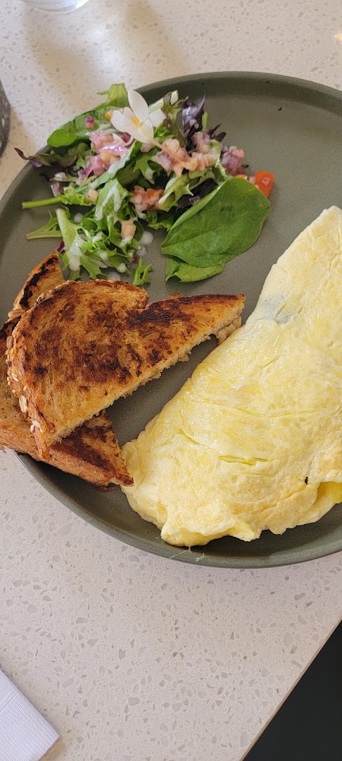 Green Mango Café: appetizing, high-quality breakfast food photo
