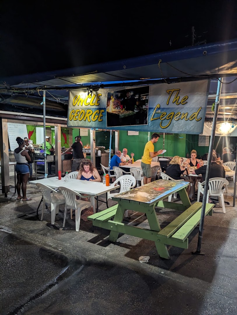 Uncle George's Fish Net Grill: restaurant atmosphere and activity