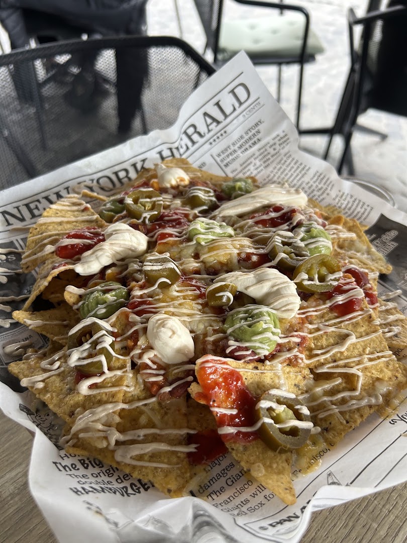 Apropo: appetizing photo of bar food