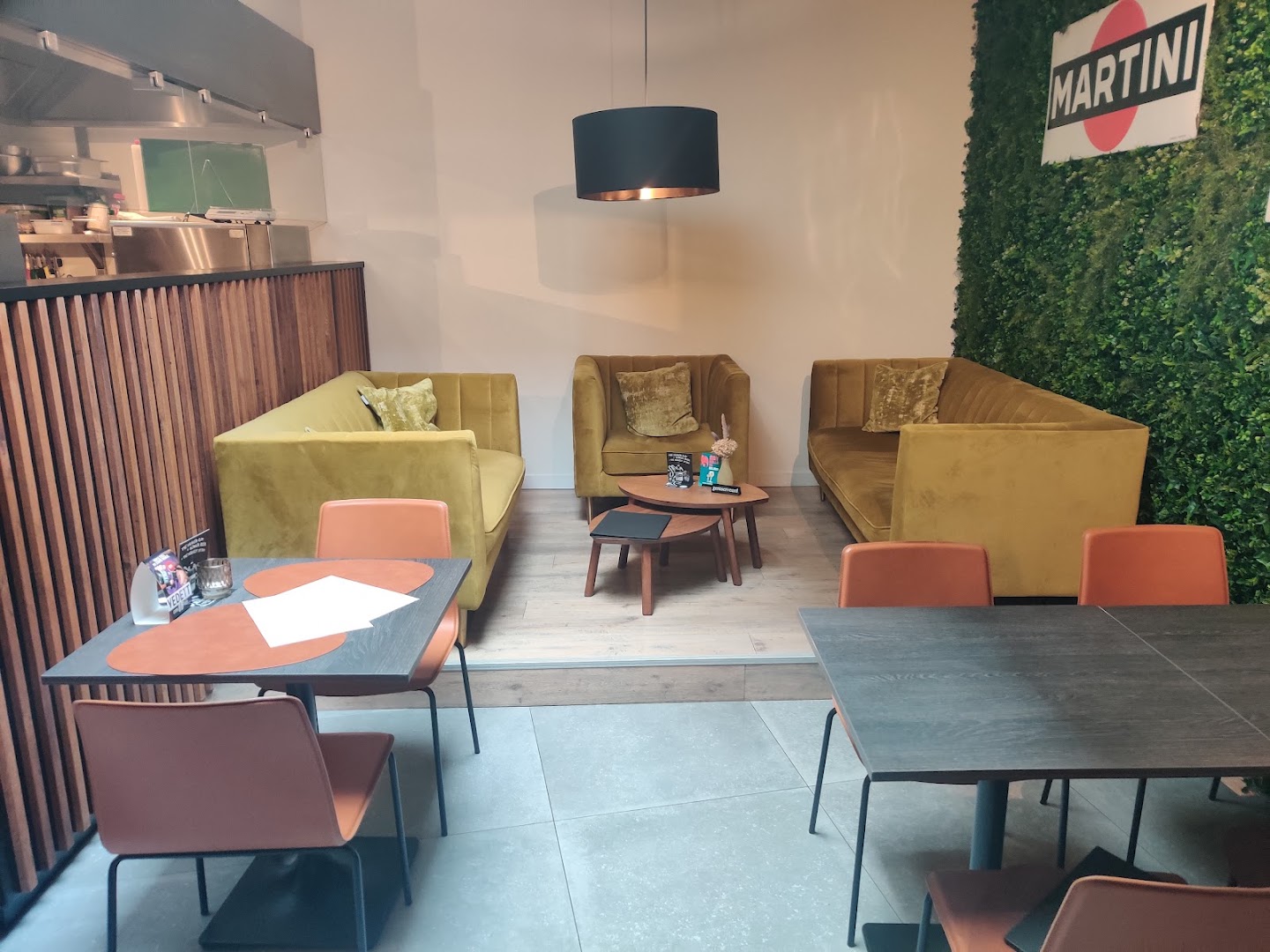 Apropo: clear view of venue interior