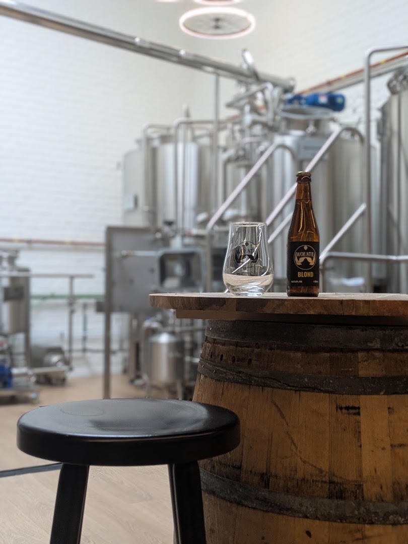 Stadsbrouwerij Woeste: professional shot of brewery interior