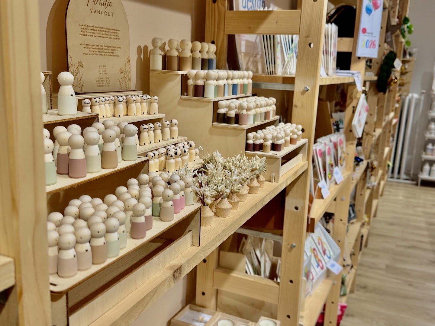 Boutique Ensemble: clear display of shop products