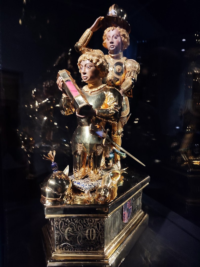 BRUSK: high quality museum collection photo