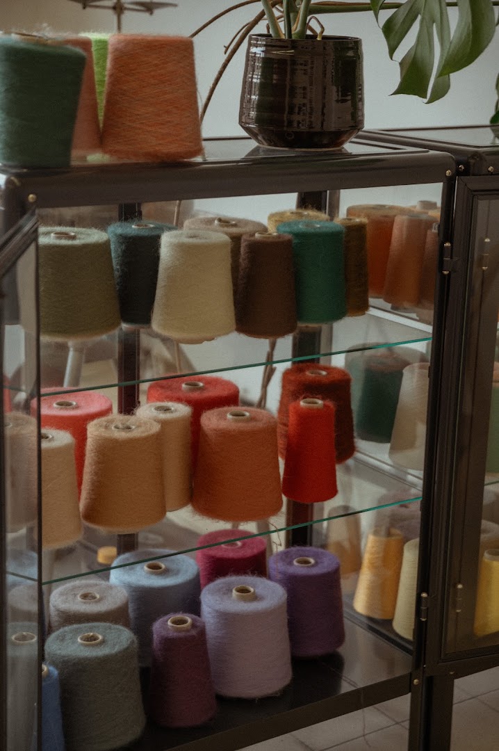 Janne Landuyt x Ida & Volta: attractive display of shop products