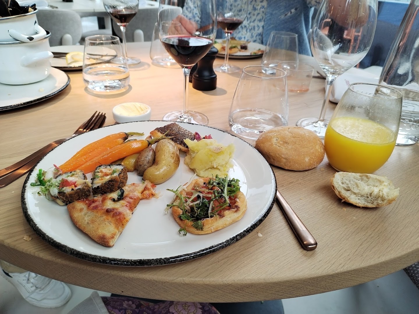 L'Orangerie: appetizing food and dining atmosphere