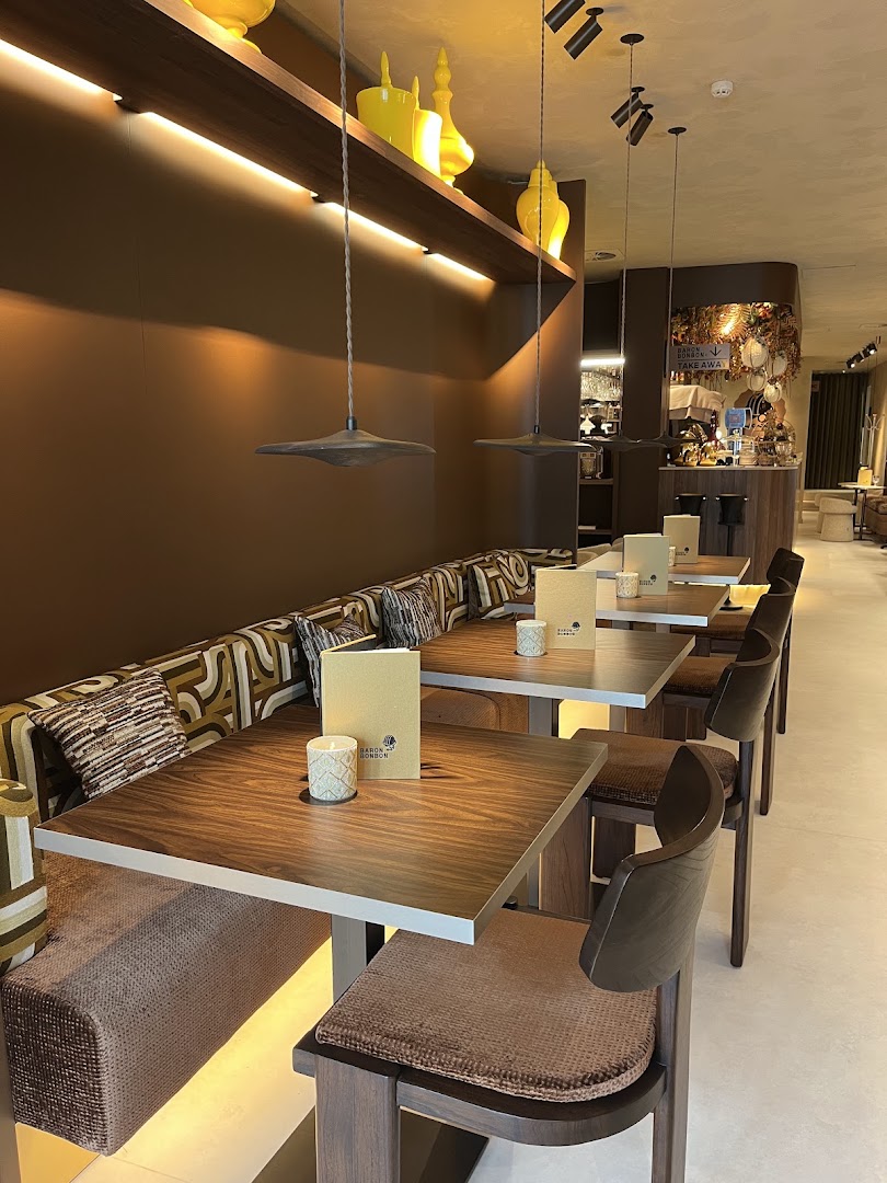 Baron Bonbon: professional interior shot of venue