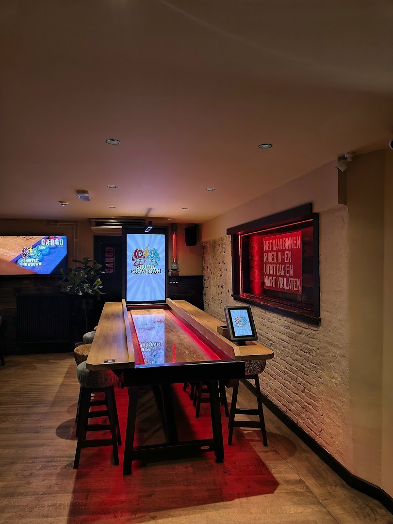 Cargo: clear shot of venue interior