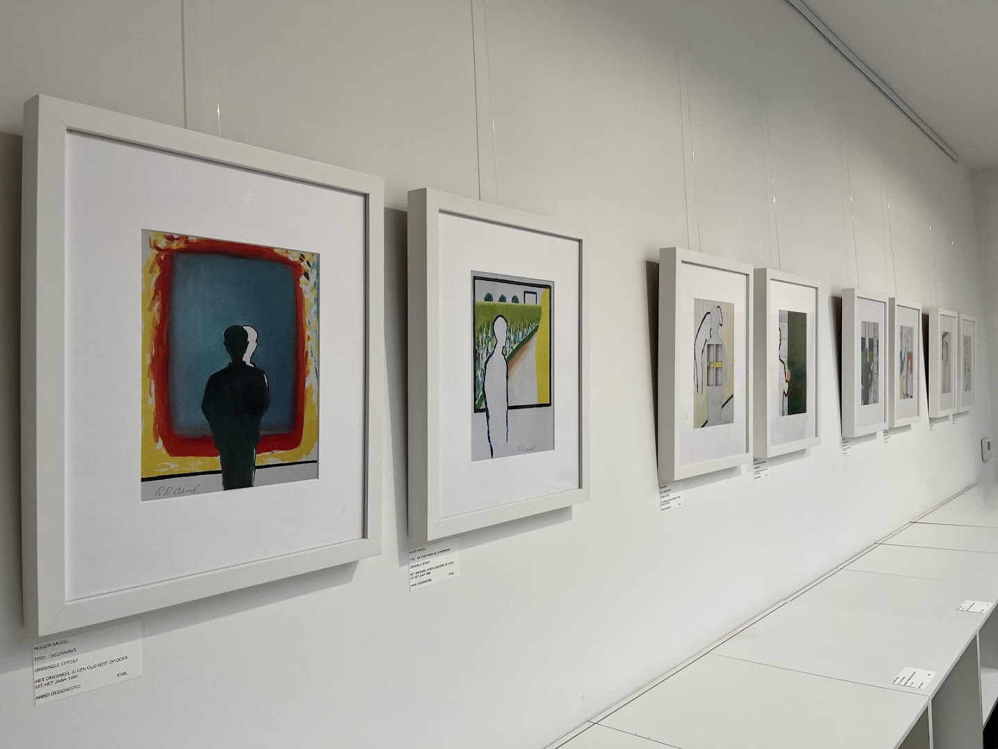 Cult-X House of Art: clear display of gallery exhibition