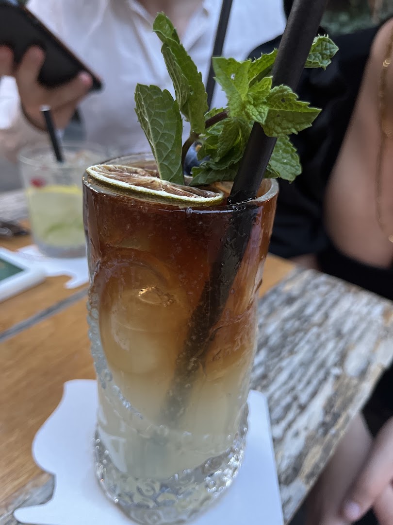 El Sueño: appetizing photo of a cocktail
