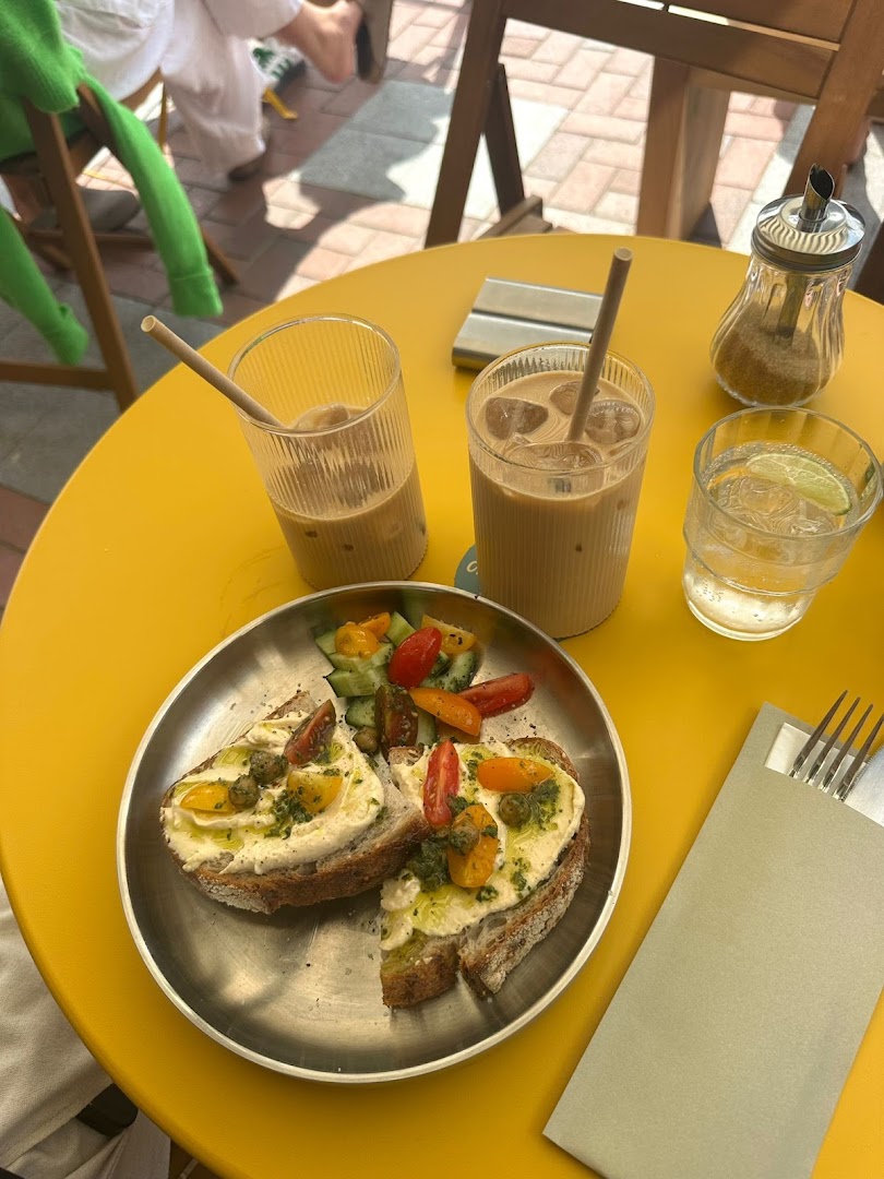 Bob Artisan Bakery & Coffee: appetizing food and drink photo